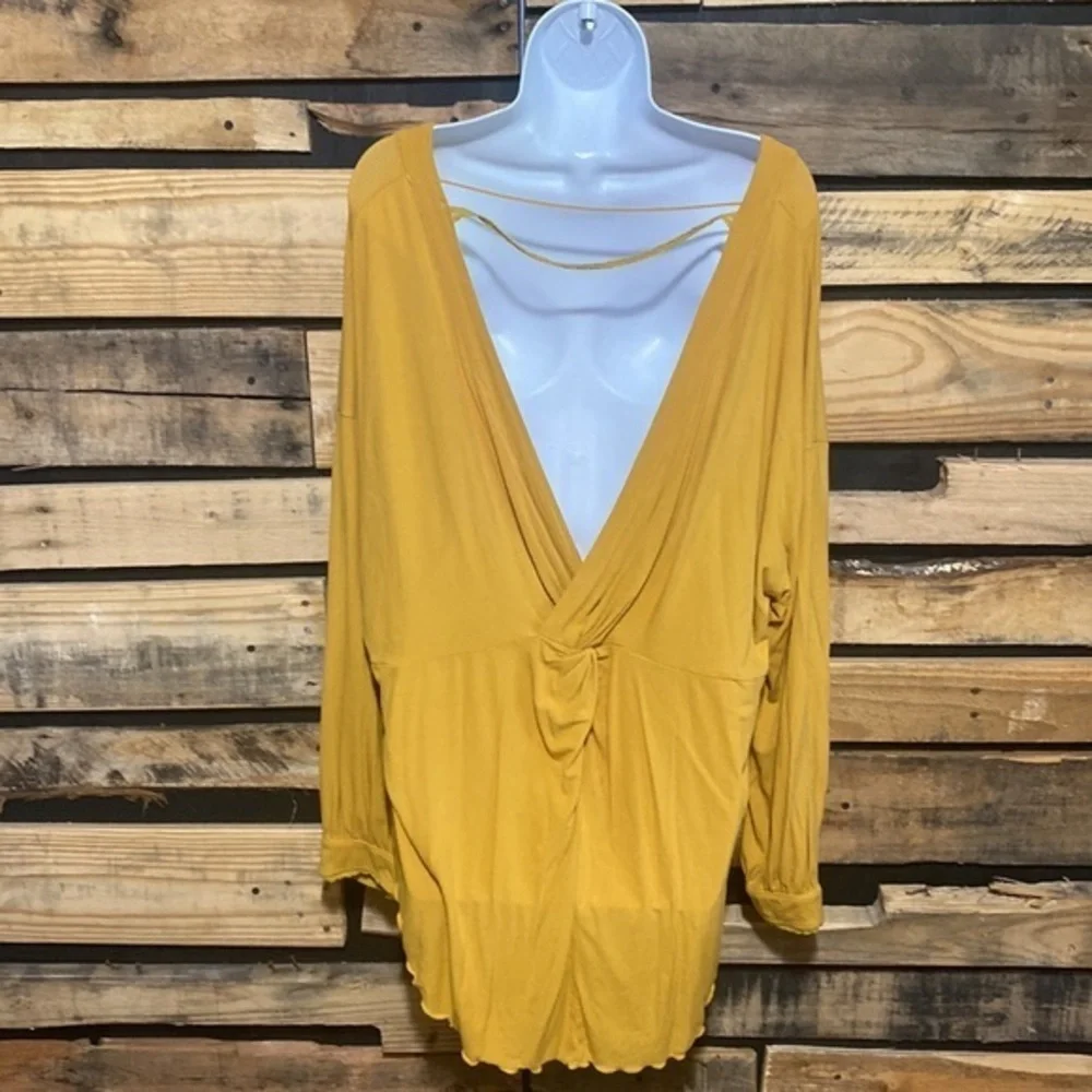 Free People Shimmy Shake Ribbed Top in Untamed Gold Size‎ Medium